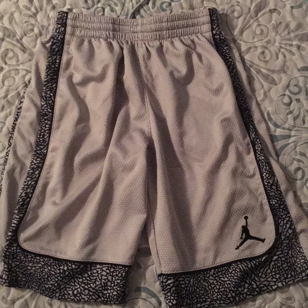Boys M shorts